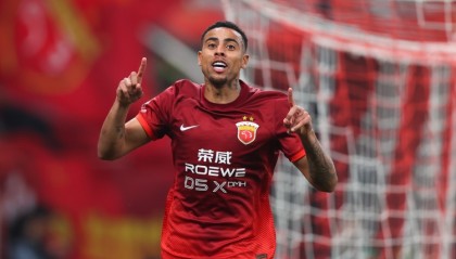 开云在线-郑州日报：前海港外援古斯塔沃现身郑州，加盟河南队已进入倒计时